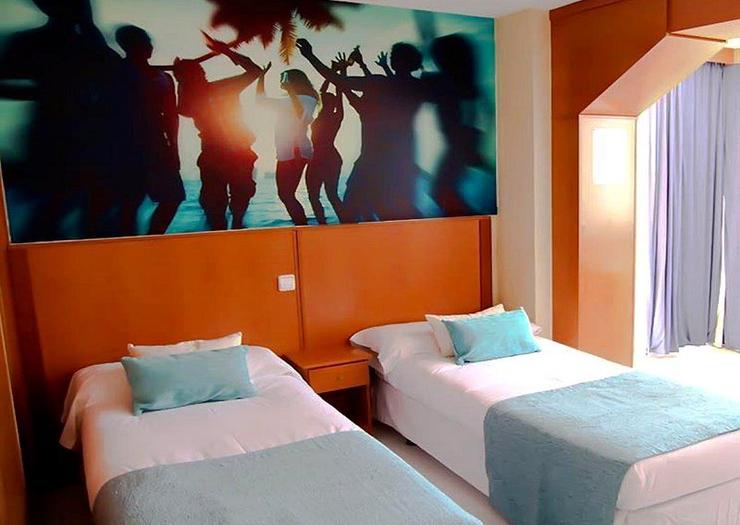 Apartment Standard (Living Room + 1 Bedroom) 2/5 BC Music Resort™ (Recommended for Adults) Apartments Benidorm Apartment Standard (Living Room + 1 Bedroom) 2/5 BC Music Resort™ (Recommended for Adults) Apartments Benidorm
