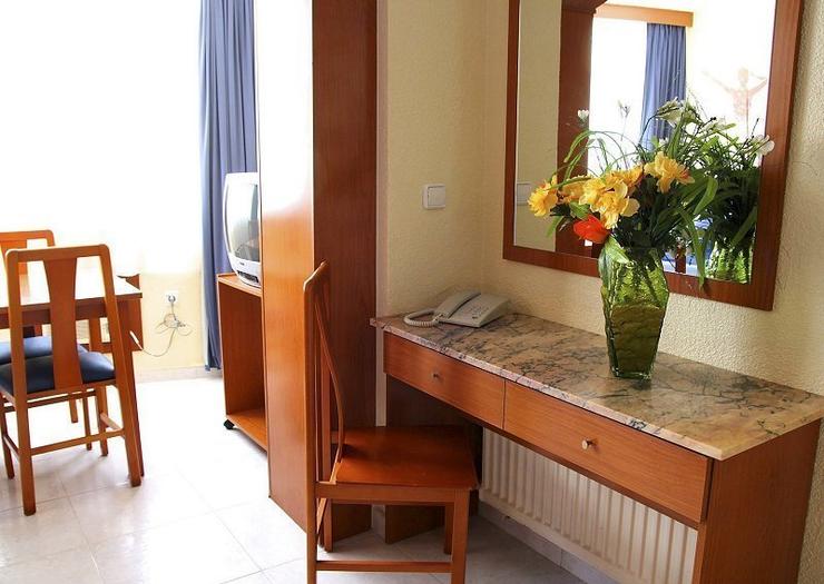 Apartment Standard (Living Room + 1 Bedroom + Terrace) 6/6 BC Music Resort™ (Recommended for Adults) Apartments Benidorm Apartment Standard (Living Room + 1 Bedroom + Terrace) 6/6 BC Music Resort™ (Recommended for Adults) Apartments Benidorm