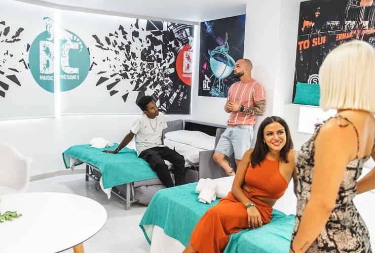 DJ Party Studio 2/5 Premium BC Music Resort™ (Recommended for Adults) Apartments Benidorm DJ Party Studio 2/5 Premium BC Music Resort™ (Recommended for Adults) Apartments Benidorm